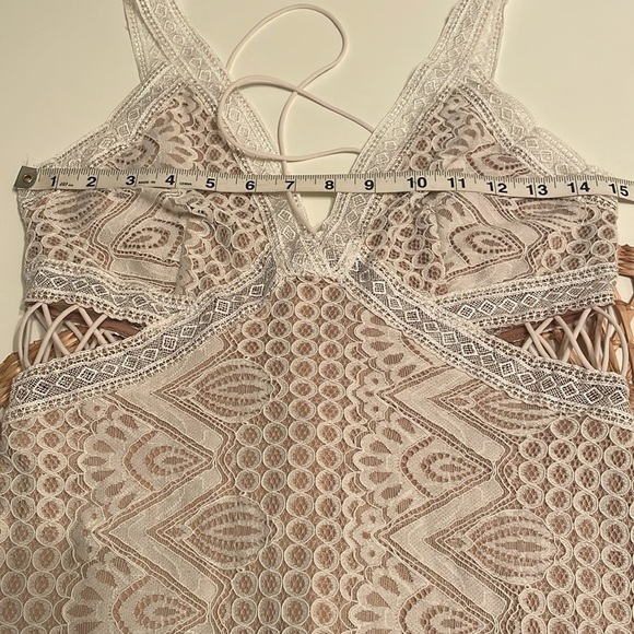 Guess Gianna White Lace Overlay Maxi Dress Cut Out Sleeveless Slit Wedding Small - Picture 11 of 13